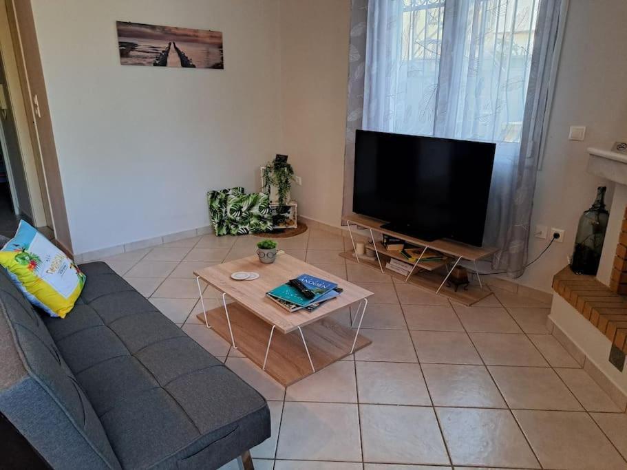 Hestia Airport House - Artemis Apartment ภายนอก รูปภาพ