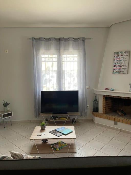 Hestia Airport House - Artemis Apartment ภายนอก รูปภาพ